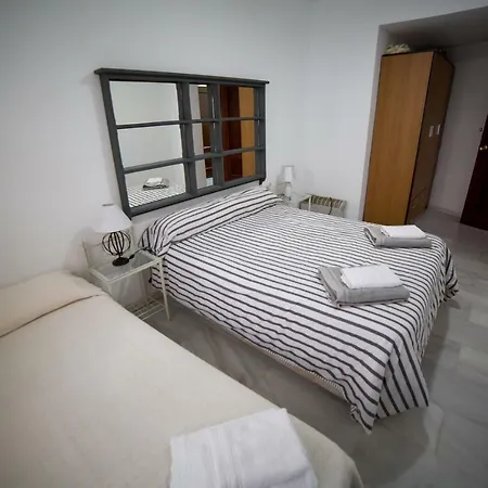 Casa Junto A Palacio De Viana *